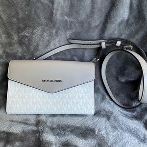 Michael kors crossbody bag